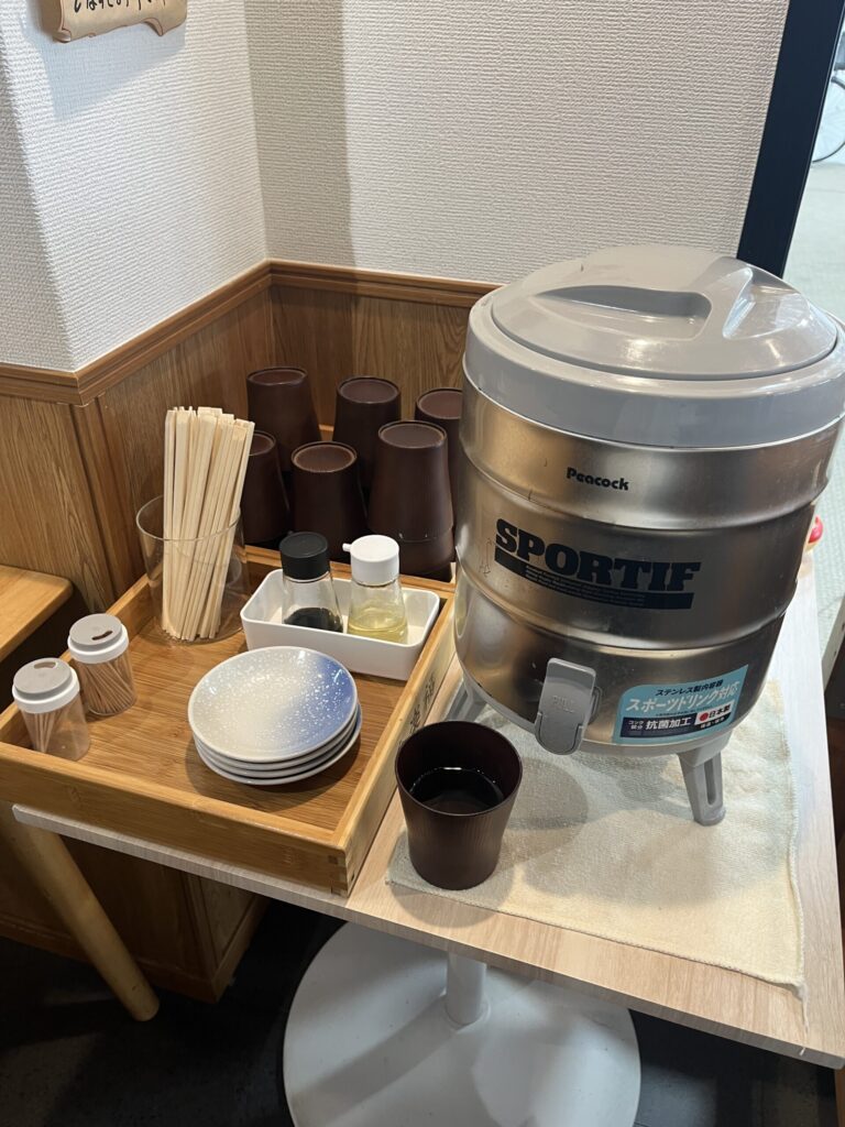 セルフの調味料コーナー